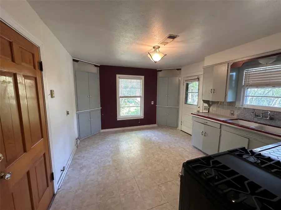 1014 Hillcrest Street, Denton, TX 76201 - Image #3