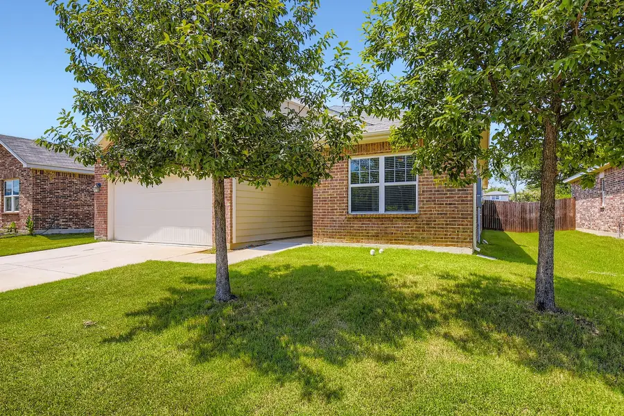 421 Starboard Drive, Crowley, TX 76036 - Image #2