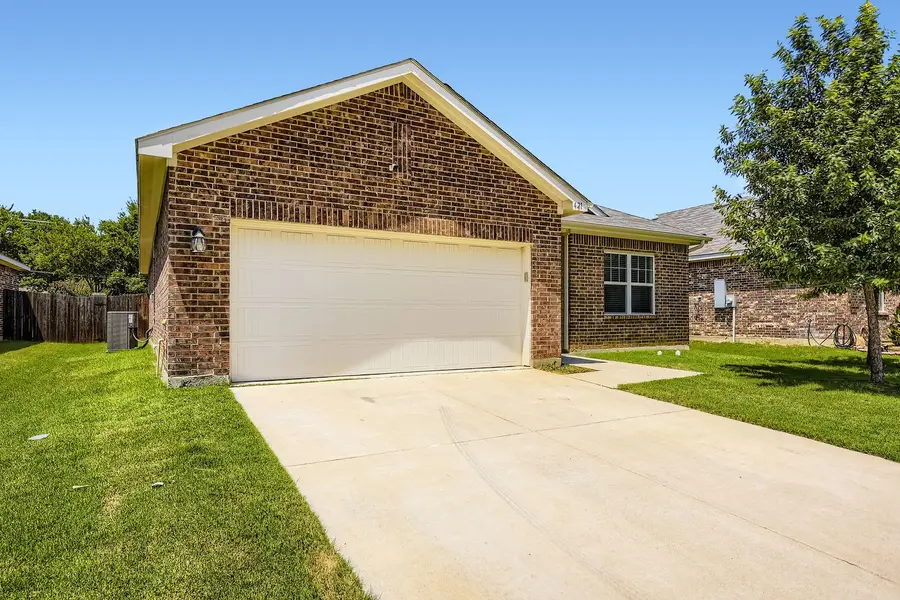 421 Starboard Drive, Crowley, TX 76036 - Image #3