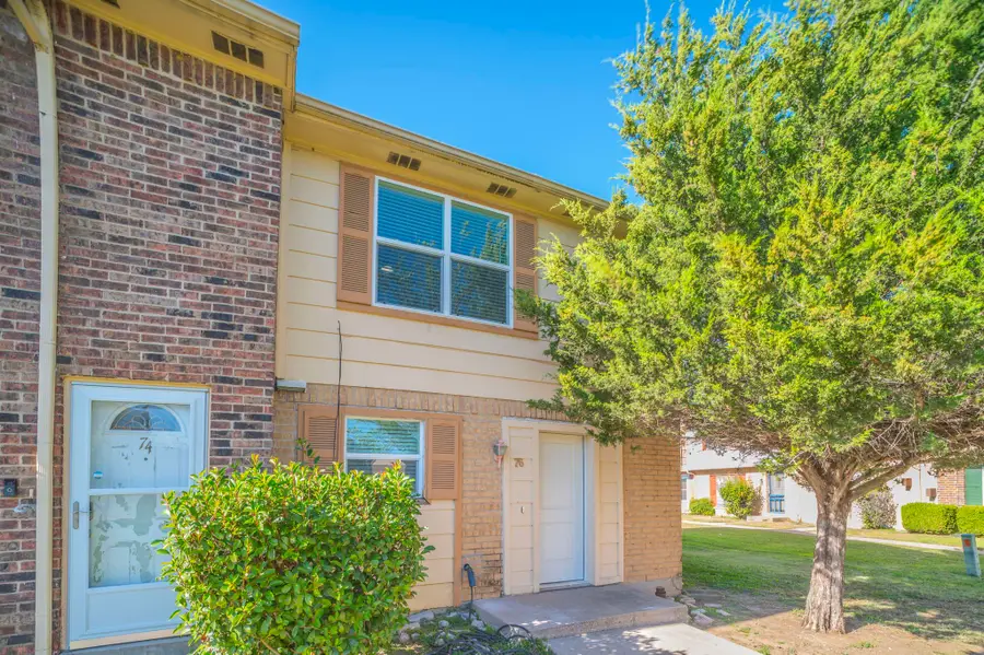 76 E Mountain Creek Drive, Grand Prairie, TX 75052 - Image #2