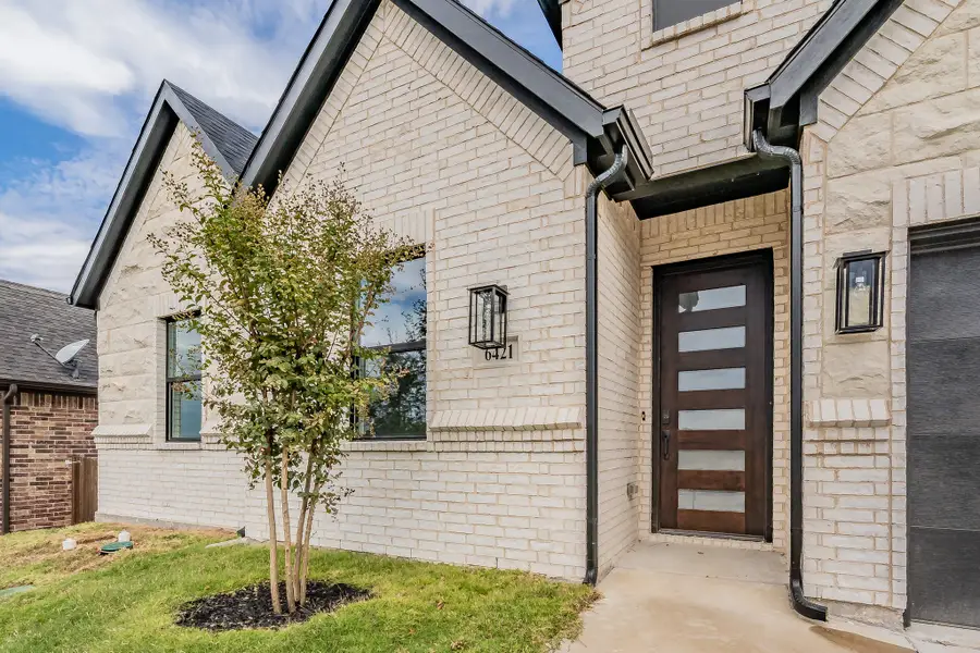 6421 St George Court, North Richland Hills, TX 76180 - Image #2