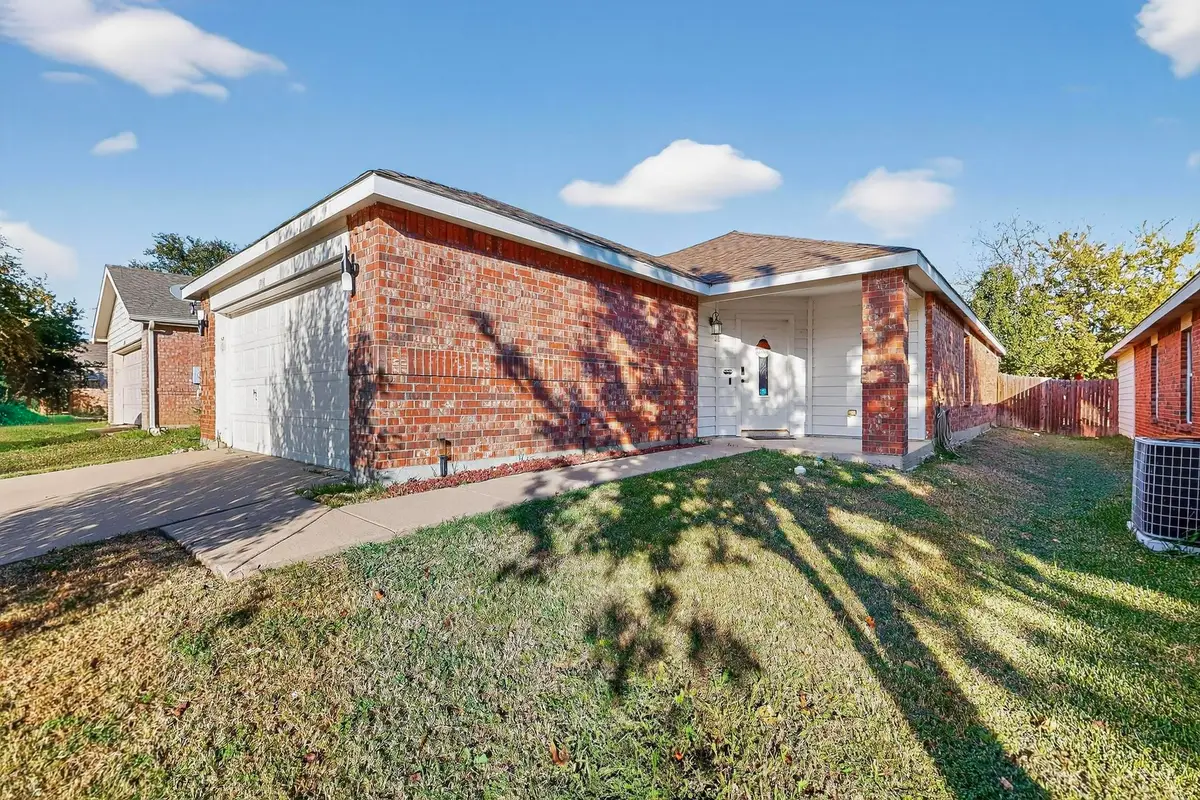 6716 Waterhill Lane, Fort Worth, TX 76179 - Image #1