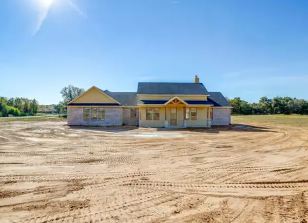 201 Kilkenny Road, Poolville, TX 76487