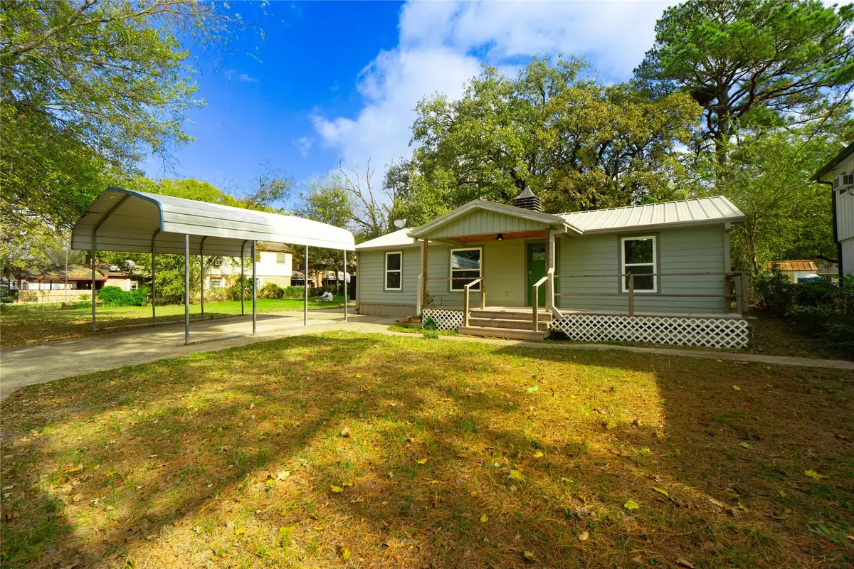 10015 Shoreline Drive, Wills Point, TX 75169 - Image #1