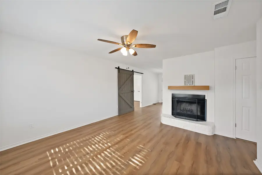 715 E Avenue F, Midlothian, TX 76065 - Image #3