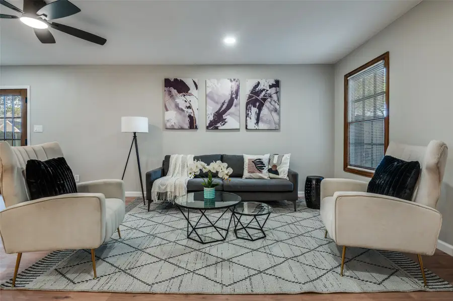 109 S Central Avenue, Waxahachie, TX 75165 - Image #2