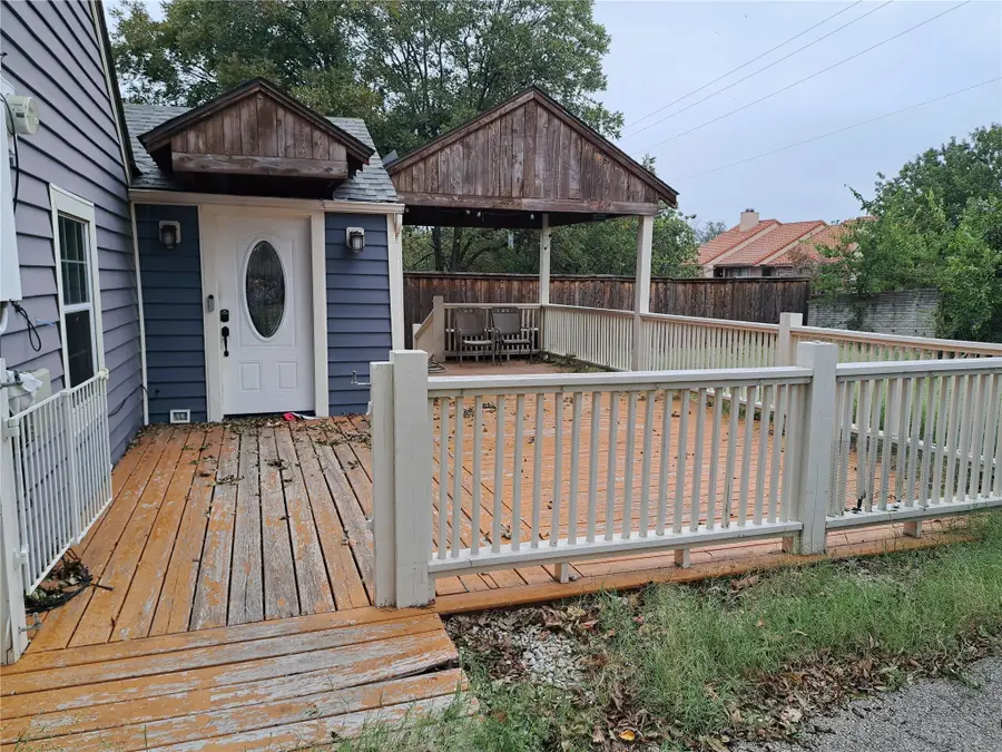 1609 Spring Avenue, Carrollton, TX 75006 - Image #2