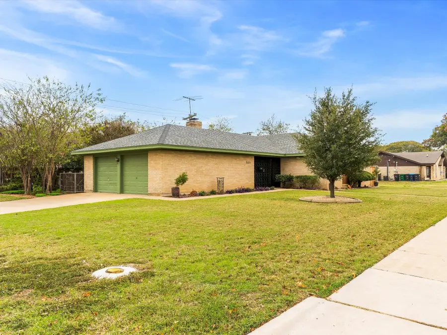 5651 Woodway Drive, Fort Worth, TX 76133 - Image #2