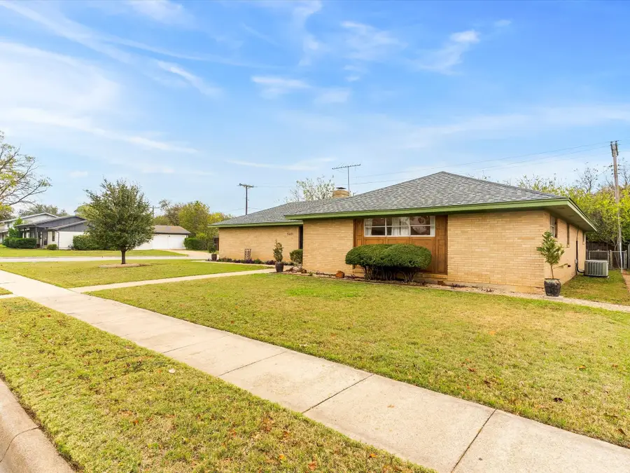 5651 Woodway Drive, Fort Worth, TX 76133 - Image #3