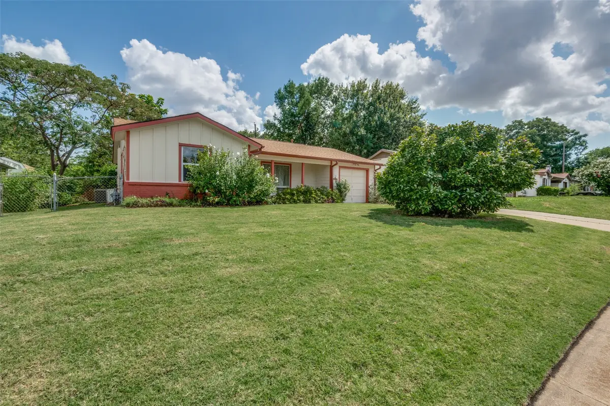 1822 Finley Road, Irving, TX 75062 - Image #1