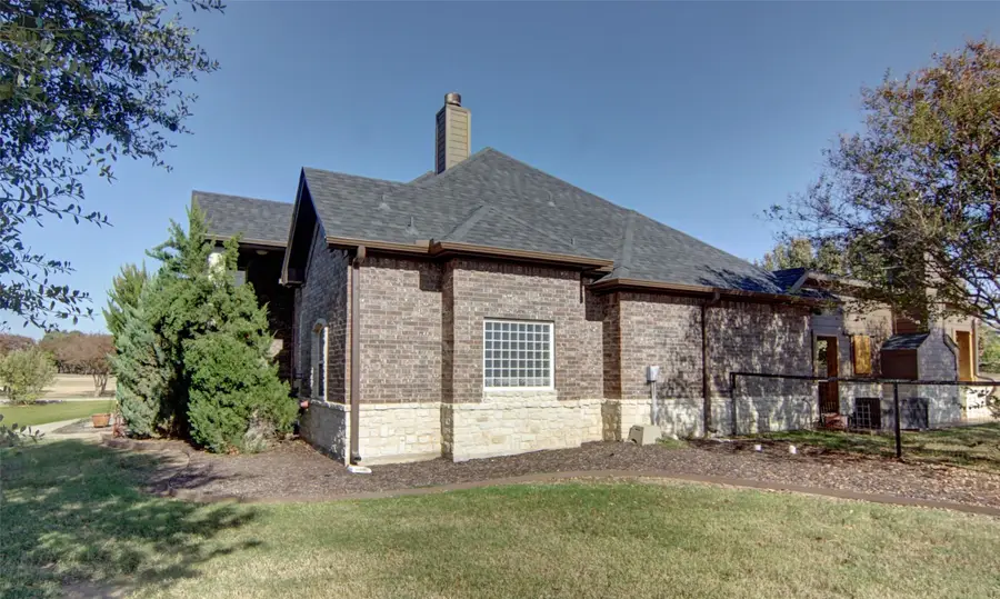 1007 Bentwater Parkway, Granbury, TX 76049 - Image #3