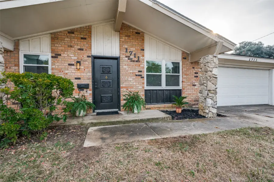 1711 Marlene Drive, Euless, TX 76040 - Image #3