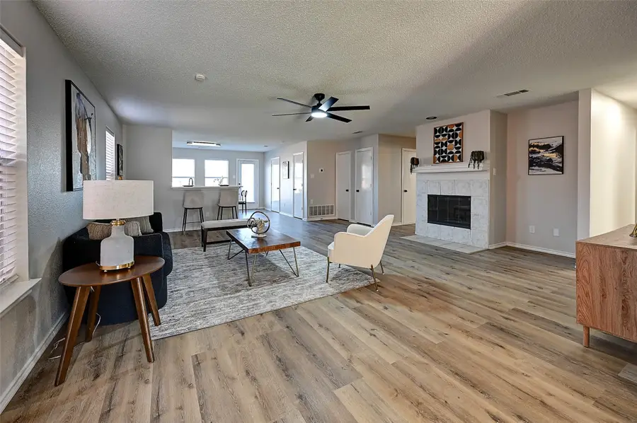 7010 Cottonwood Circle, Sachse, TX 75048 - Image #2