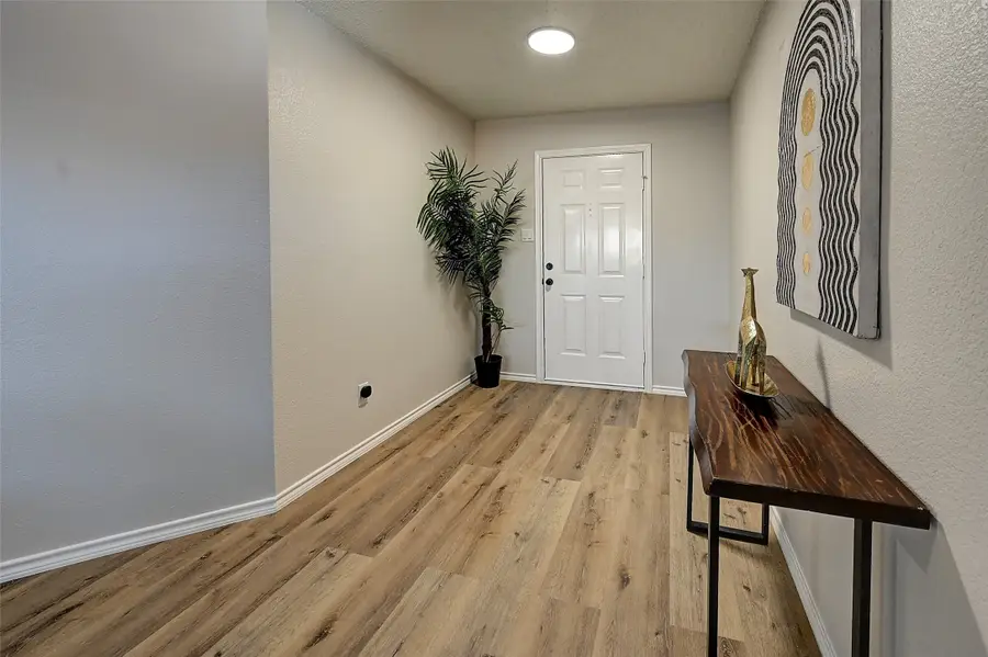 7010 Cottonwood Circle, Sachse, TX 75048 - Image #3