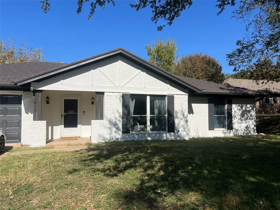 1913 Lynbrook Lane, Arlington, TX 76015 - Image #2