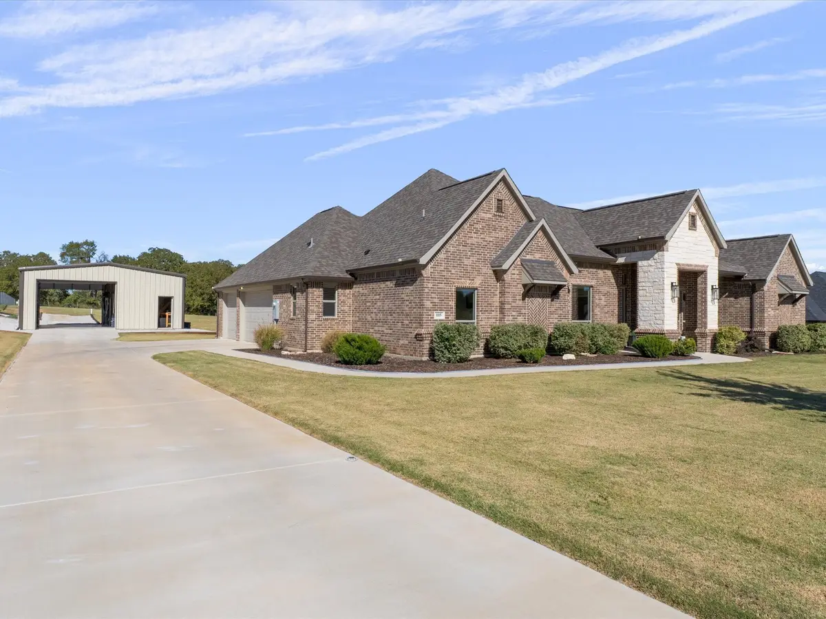 105 Ash Lane, Weatherford, TX 76085 - Image #1