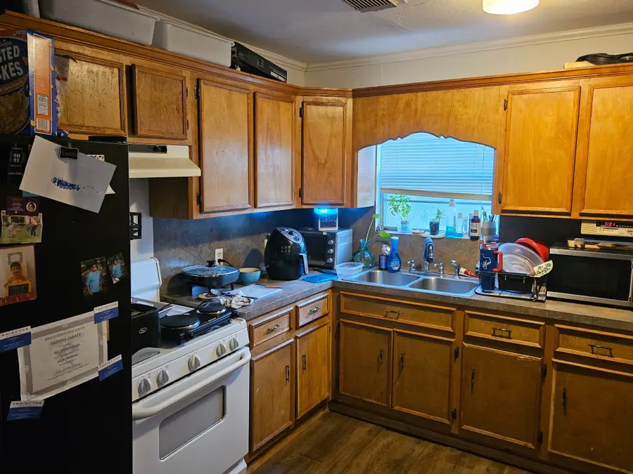 1724 N Avenue S, Freeport, TX 77541 - Image #3