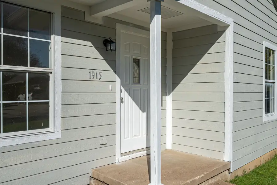 1915 E Cole Avenue, Sherman, TX 75090 - Image #3