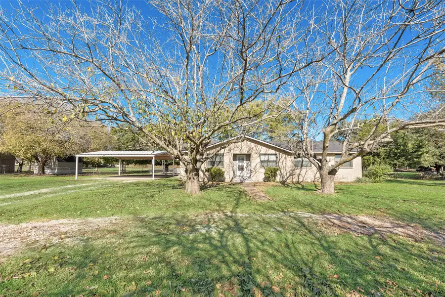 646 Liska Road, Ennis, TX 75119 - Image #3