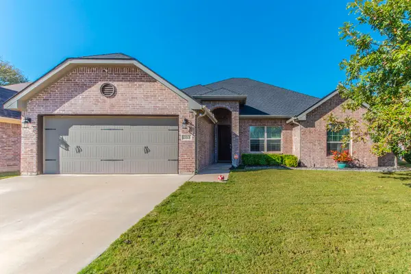 313 Donna Circle, Granbury, TX 76049