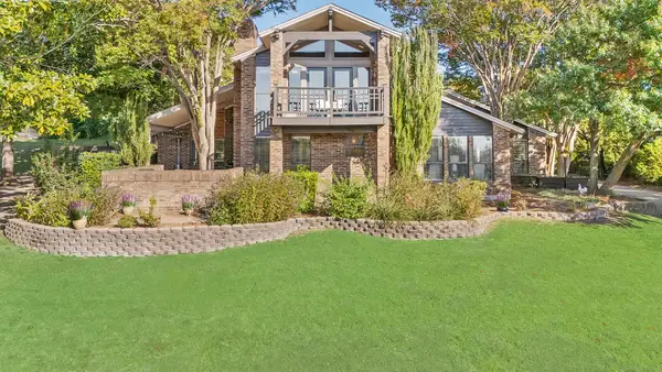 26 Lakeway Drive, Heath, TX 75032