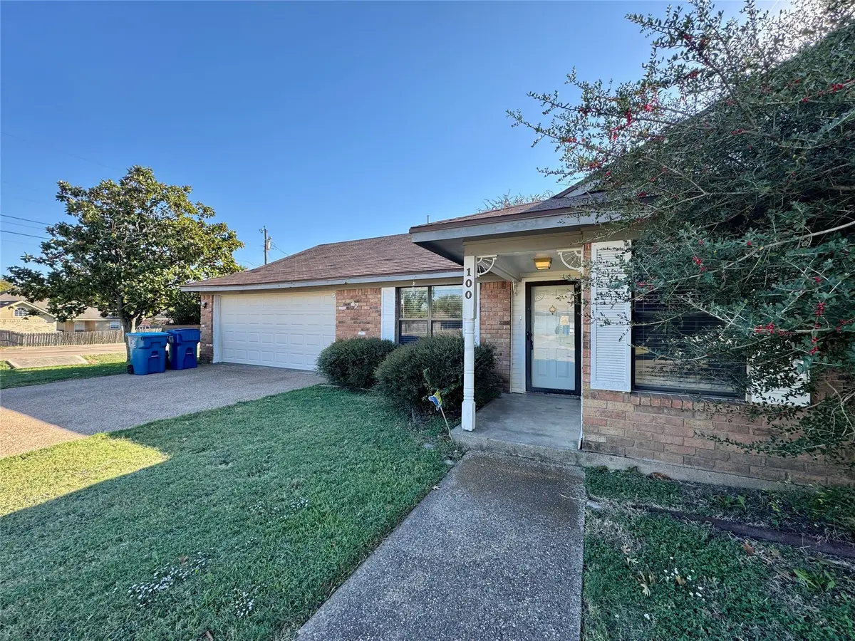 100 Marylee Drive, Hewitt, TX 76643 - Image #1