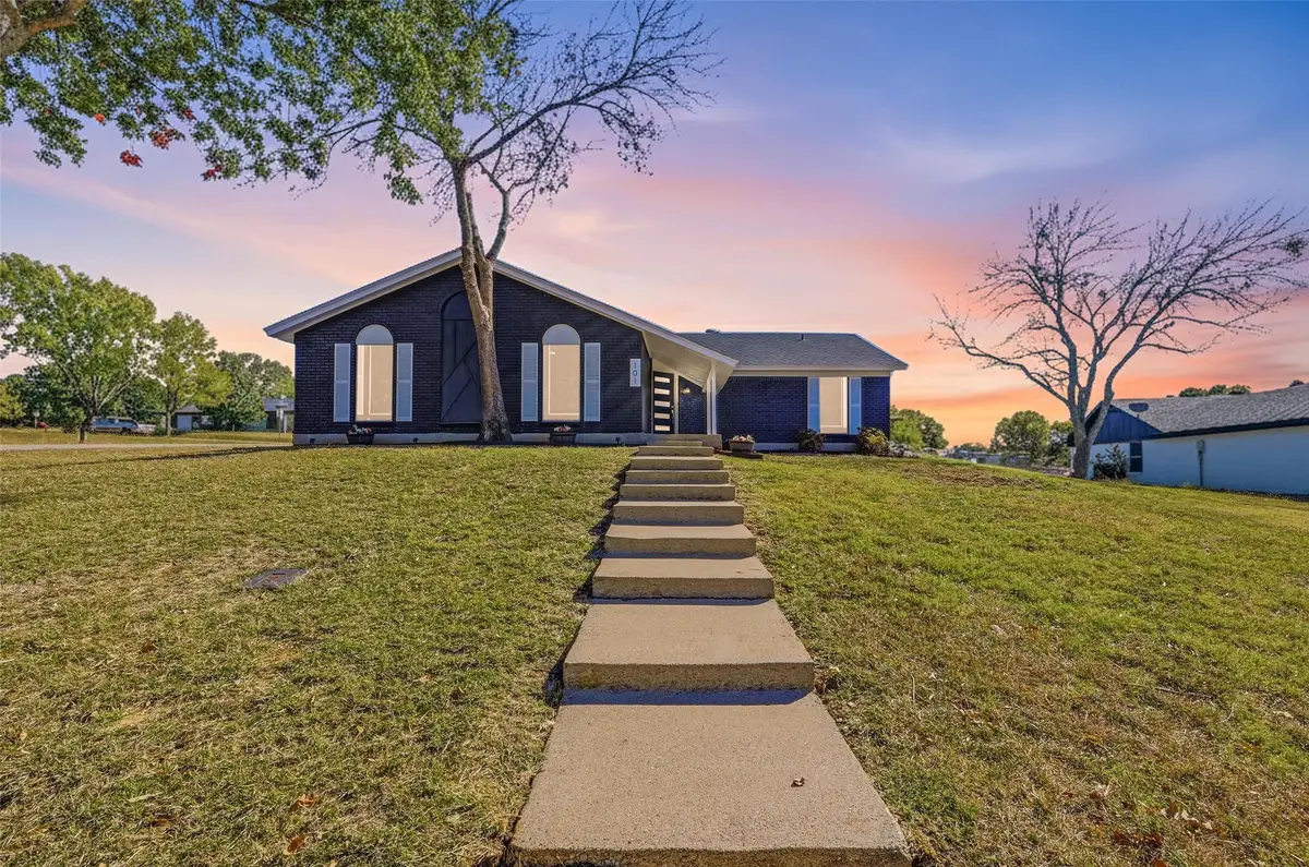 101 Park Trail Place, Joshua, TX 76058 - Image #1