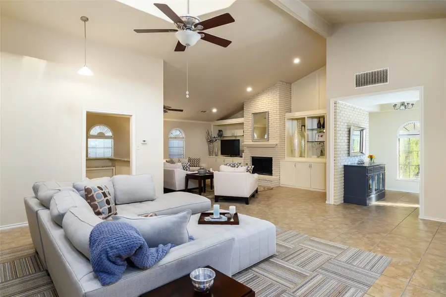 9115 Valley Chapel Lane, Dallas, TX 75220 - Image #3