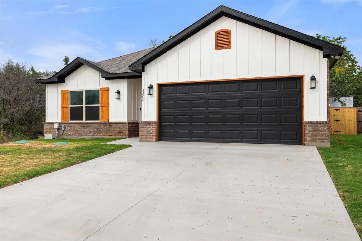 4608 Eagle Nest Court, Granbury, TX 76048 - Image #1