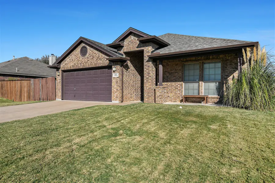 432 Creek Bend Drive, Saginaw, TX 76131 - Image #2