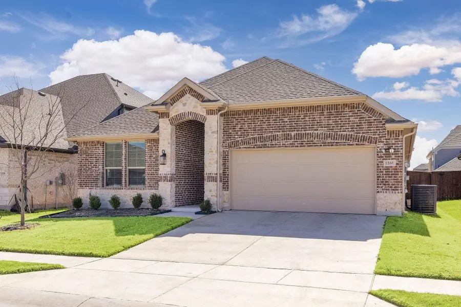 1261 Rio Bravo Road, Justin, TX 76247 - Image #2