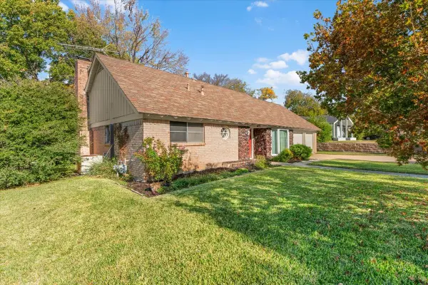 6112 Waco Way, Fort Worth, TX 76133