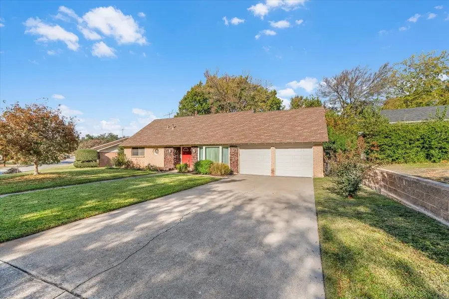 6112 Waco Way, Fort Worth, TX 76133 - Image #2