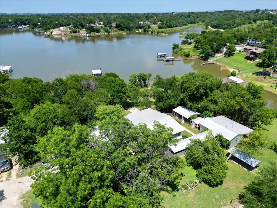 302 Collum Drive, Lake Bridgeport, TX 76426 - Image #3