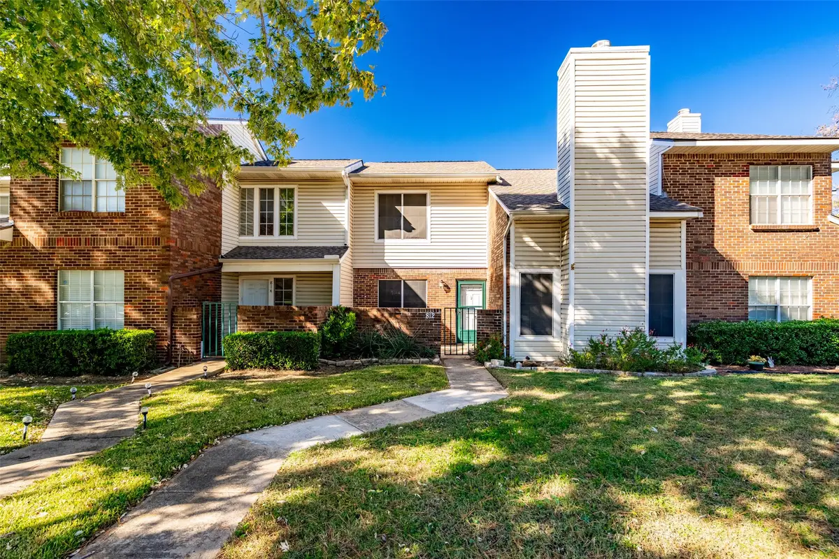 812 Creekside Drive, Lewisville, TX 75067 - Image #1