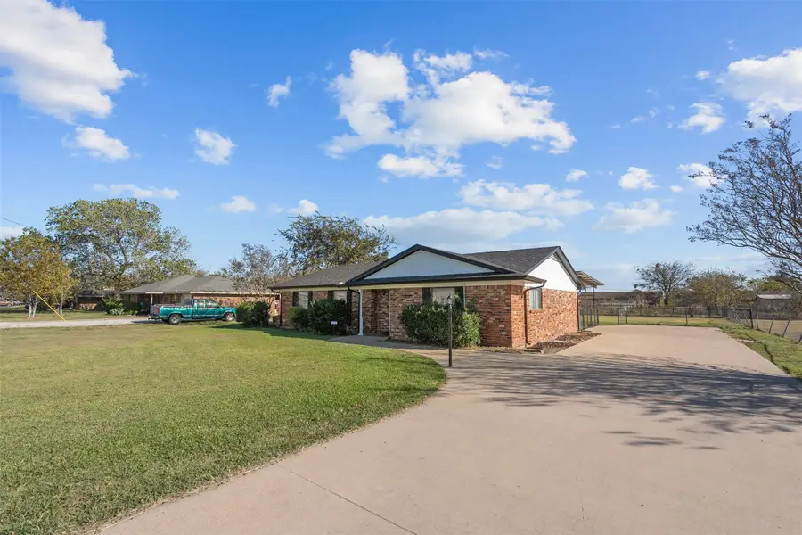415 W Jefferson Street, Palmer, TX 75152 - Image #2