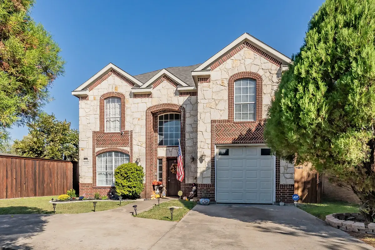 1606 Bogarte Drive, Grand Prairie, TX 75051 - Image #1