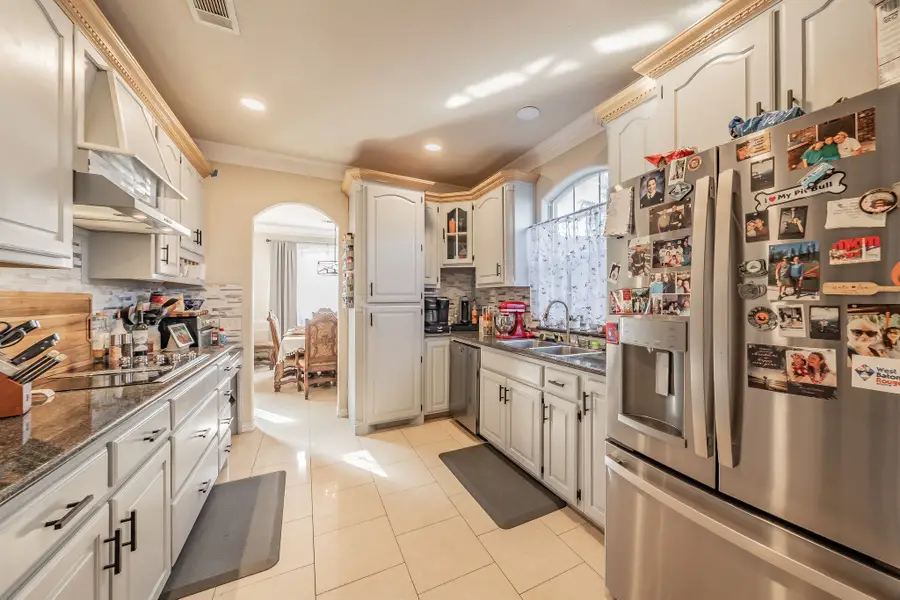 1606 Bogarte Drive, Grand Prairie, TX 75051 - Image #2