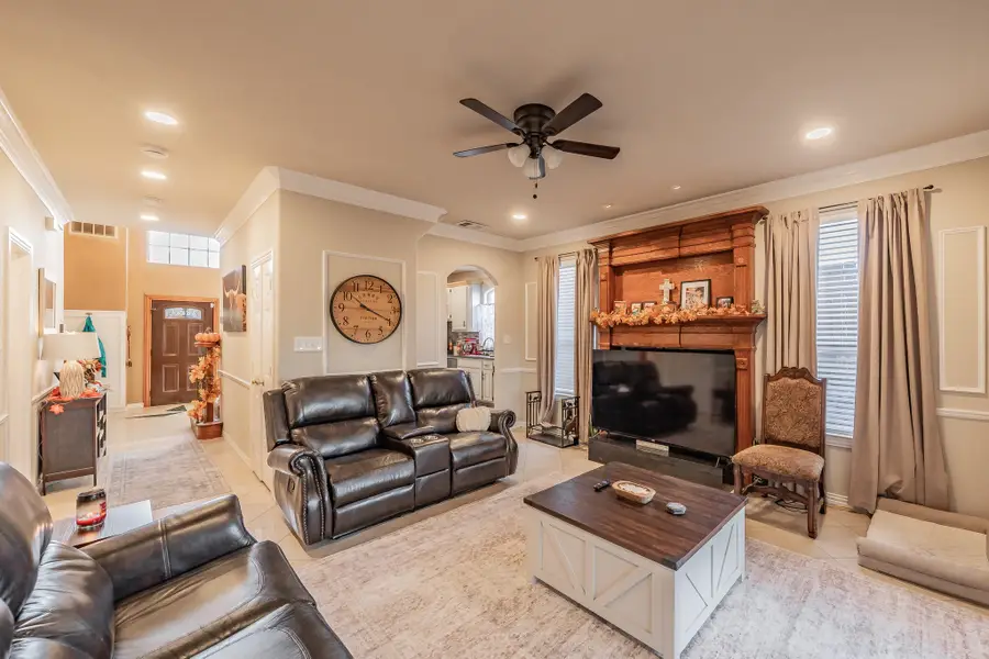 1606 Bogarte Drive, Grand Prairie, TX 75051 - Image #3