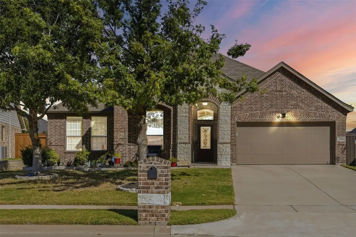 320 Little John Court, Saginaw, TX 76179 - Image #1