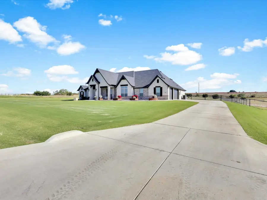 2005 Eagles Ridge Drive, Weatherford, TX 76087 - Image #2