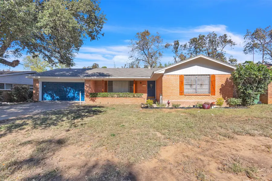 709 Valley View Drive, Arlington, TX 76010 - Image #2