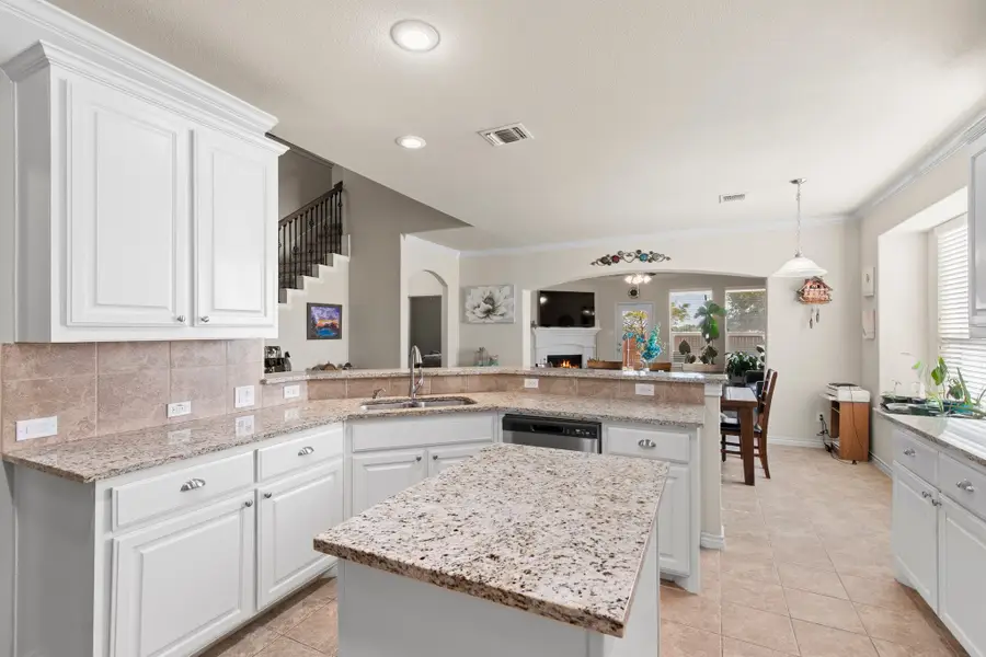 6020 Shiner Drive, Fort Worth, TX 76179 - Image #2