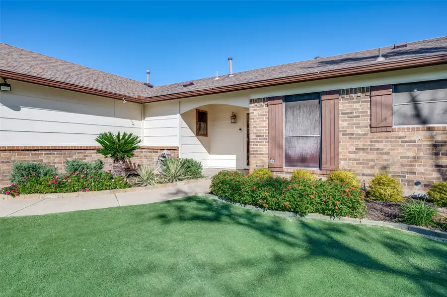 5824 Springtide Drive, Fort Worth, TX 76135 - Image #3