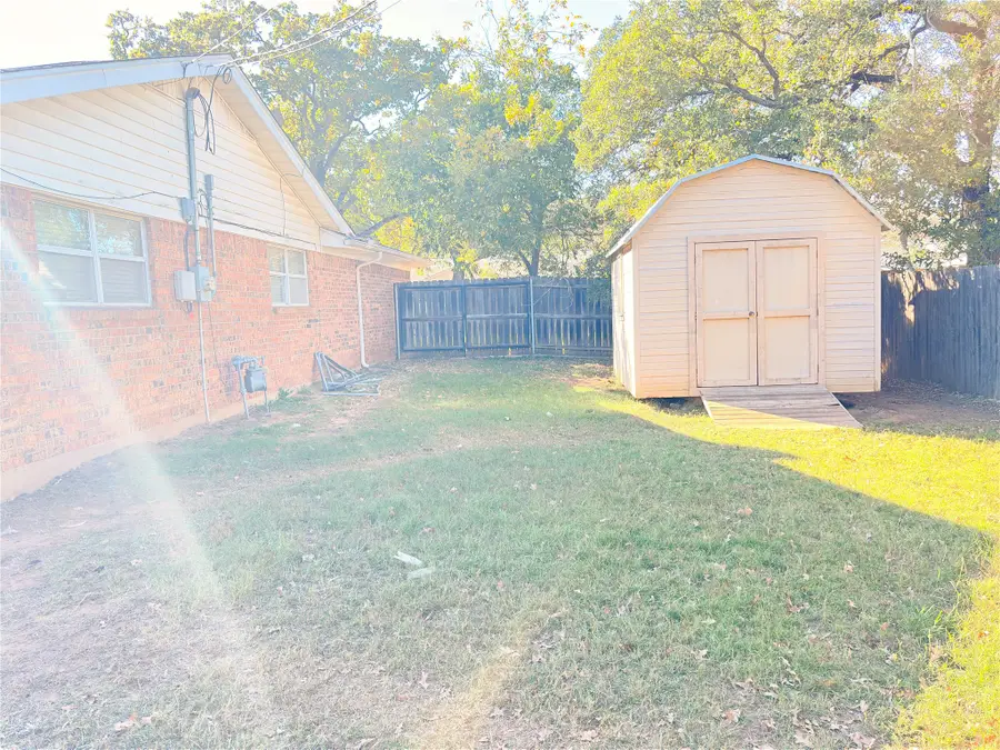 600 Travis Drive, Mineral Wells, TX 76067 - Image #3