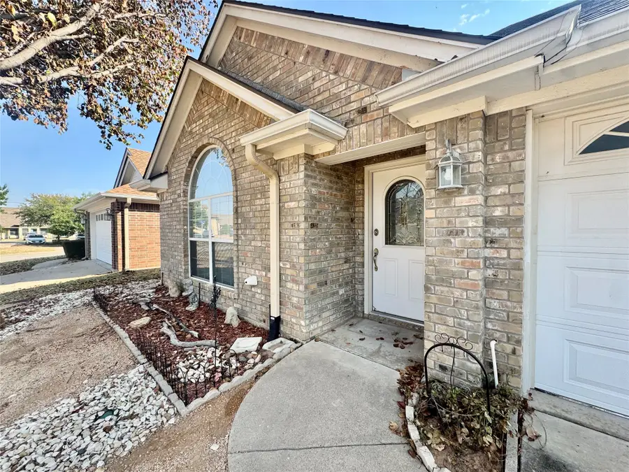1003 Dawn Court, Granbury, TX 76048 - Image #2