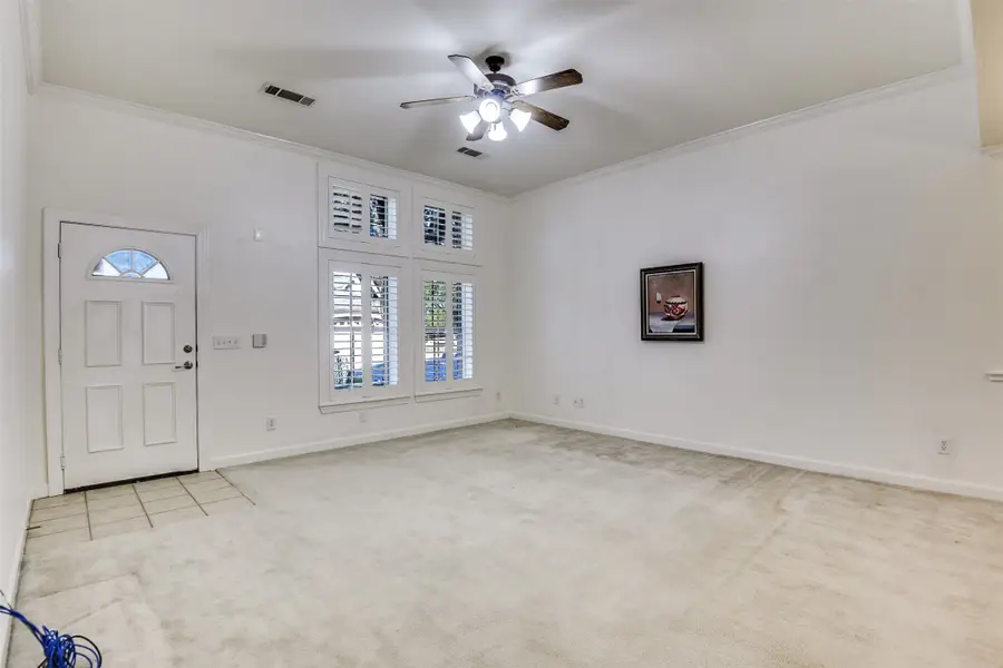 816 Earhart Avenue, Grand Prairie, TX 75051 - Image #2