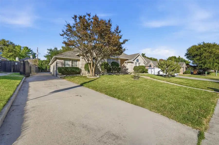 7809 Hightower Drive, North Richland Hills, TX 76182 - Image #3