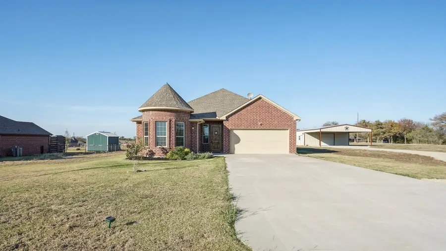 220 Delatorre Street, Trenton, TX 75490 - Image #2