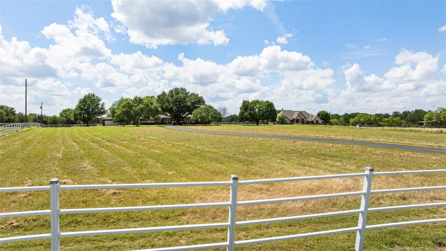 4410 Halo Court, Granbury, TX 76049 - Image #3